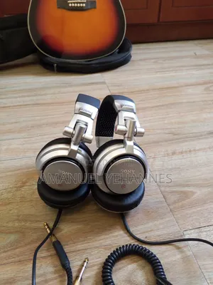 Photo - Sony MDR-V7000 Dj Studio Headphones