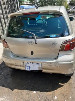 Toyota Vitz 1.0 FWD 5dr 2004 Gold