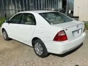 Toyota Corolla Sedan 2005 White