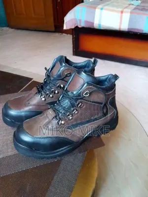 Photo - Safety Shoes