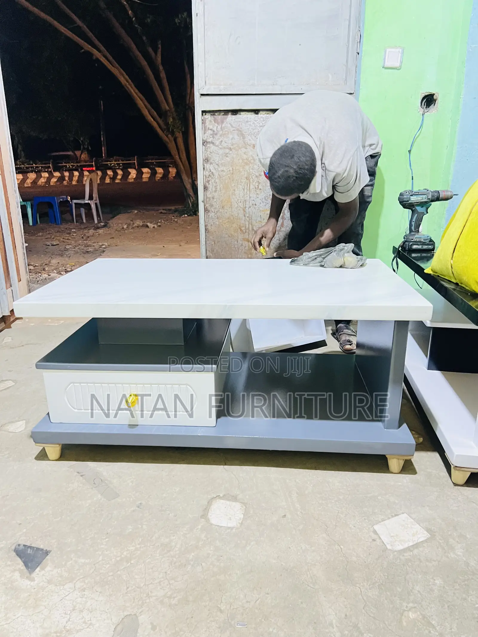 ቅልብጭ ያለች የሶፋ ጠረቤዛ ለ L-Shape ሶፋ ለጠባብ ቤት የሚሆን በፈለጉት የዲዛይን እና የከለር አማራጭ