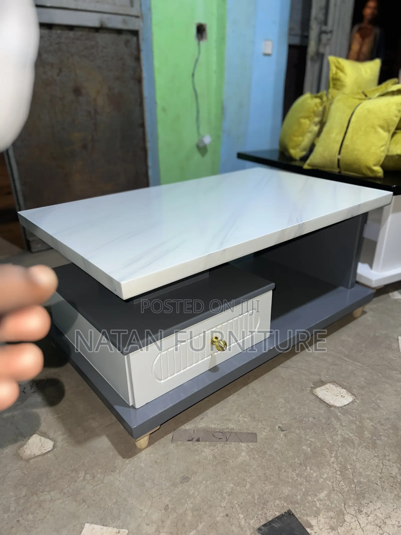 ቅልብጭ ያለች የሶፋ ጠረቤዛ ለ L-Shape ሶፋ ለጠባብ ቤት የሚሆን በፈለጉት የዲዛይን እና የከለር አማራጭ