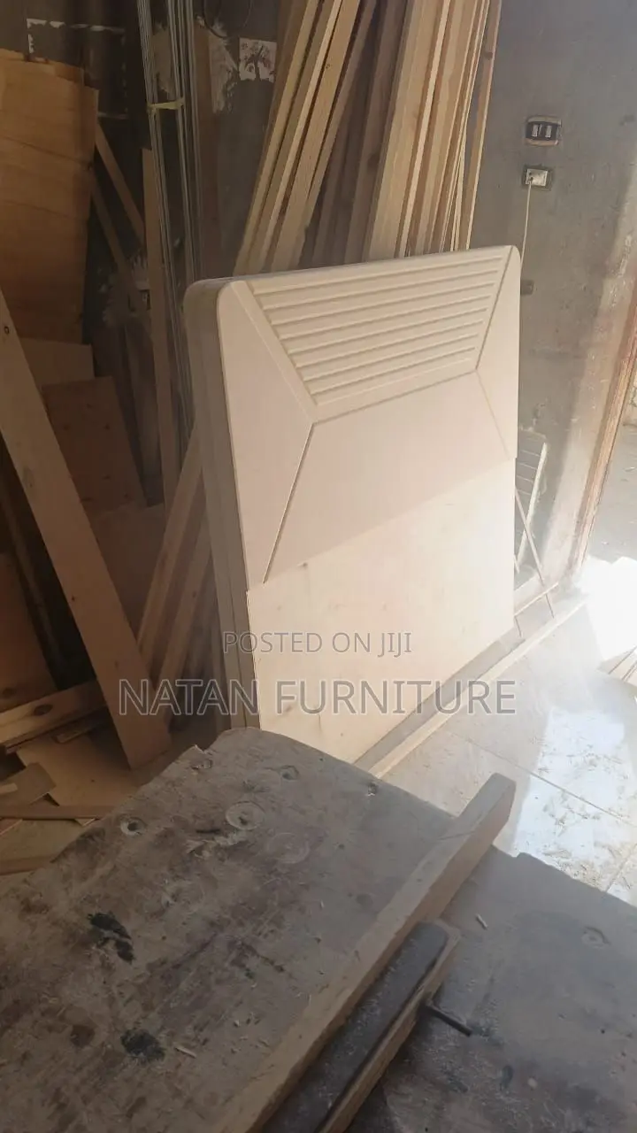 ዘመናዊ አልጋ ለማስተር ቤድ እሩም በአዲስ ቀለል ባለ ዲዛይን እና የከለር አማራጭ