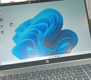 New Laptop HP EliteBook X GB Intel Core I7 SSD 512GB