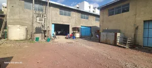 Photo - ለ፦ራይ የቀረበ መጋዘን