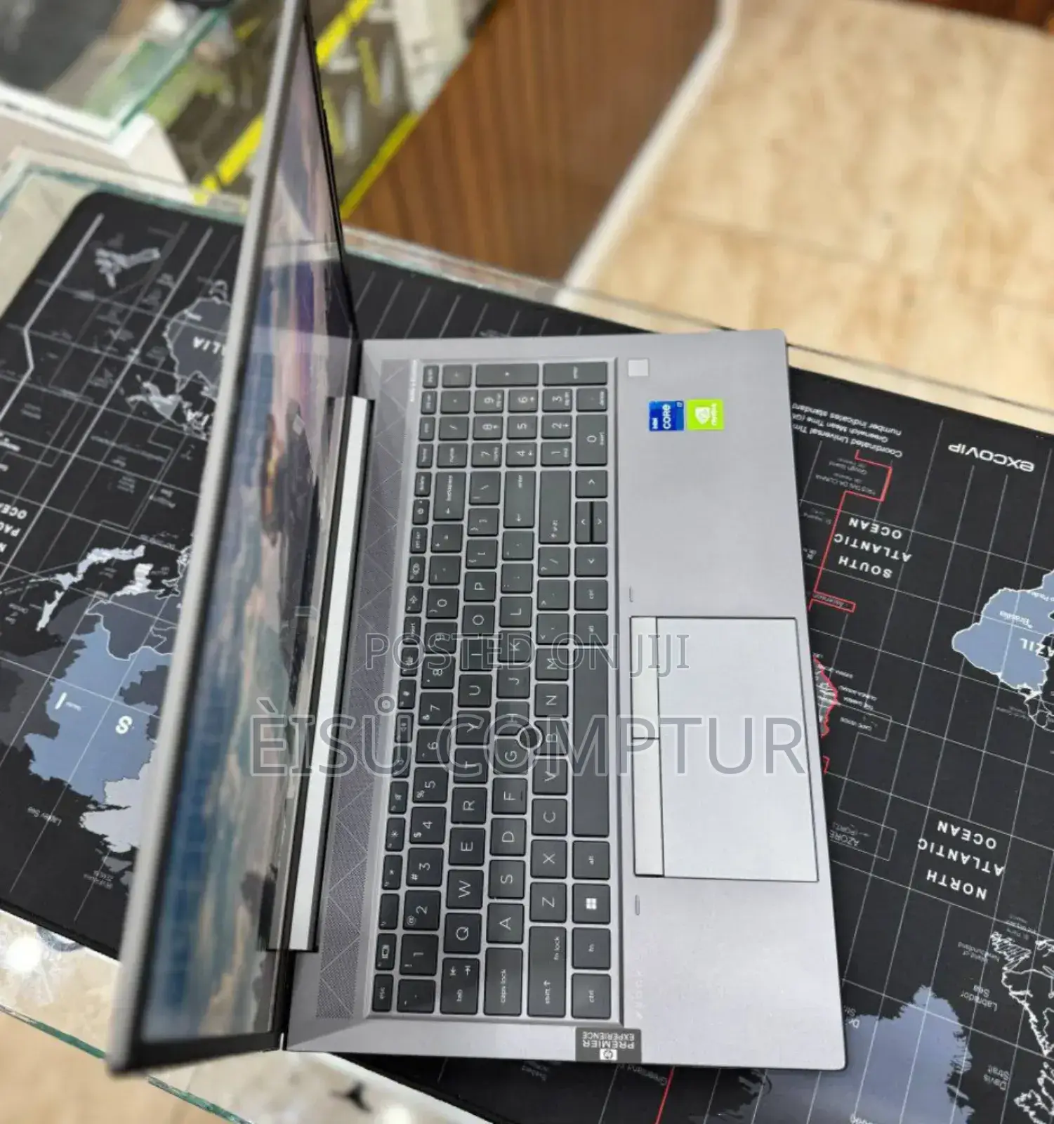 New Laptop HP ZBook Firefly G8 16GB Intel Core I7 SSD 512GB