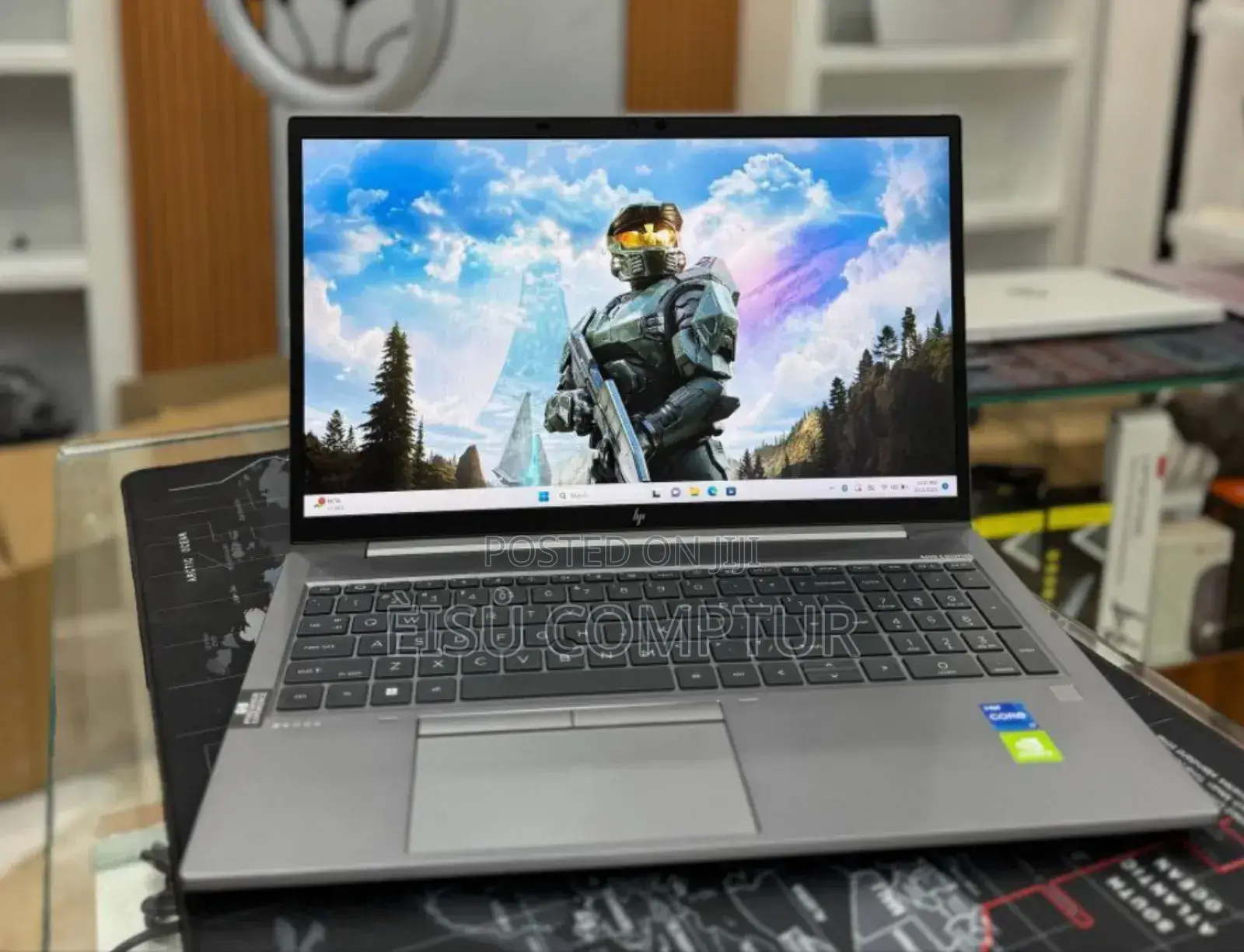 New Laptop HP ZBook Firefly G8 16GB Intel Core I7 SSD 512GB