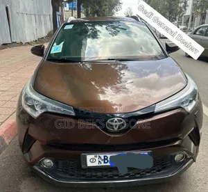 Photo - Toyota C-HR 2018 Brown