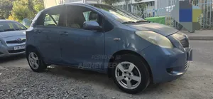 Toyota Vitz 1.0 FWD 5dr 2005 Blue