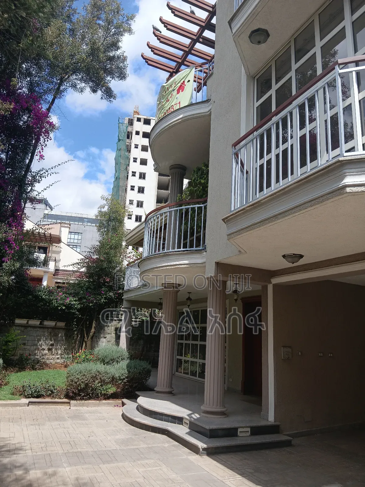 4bdrm Apartment in Yeka for rent