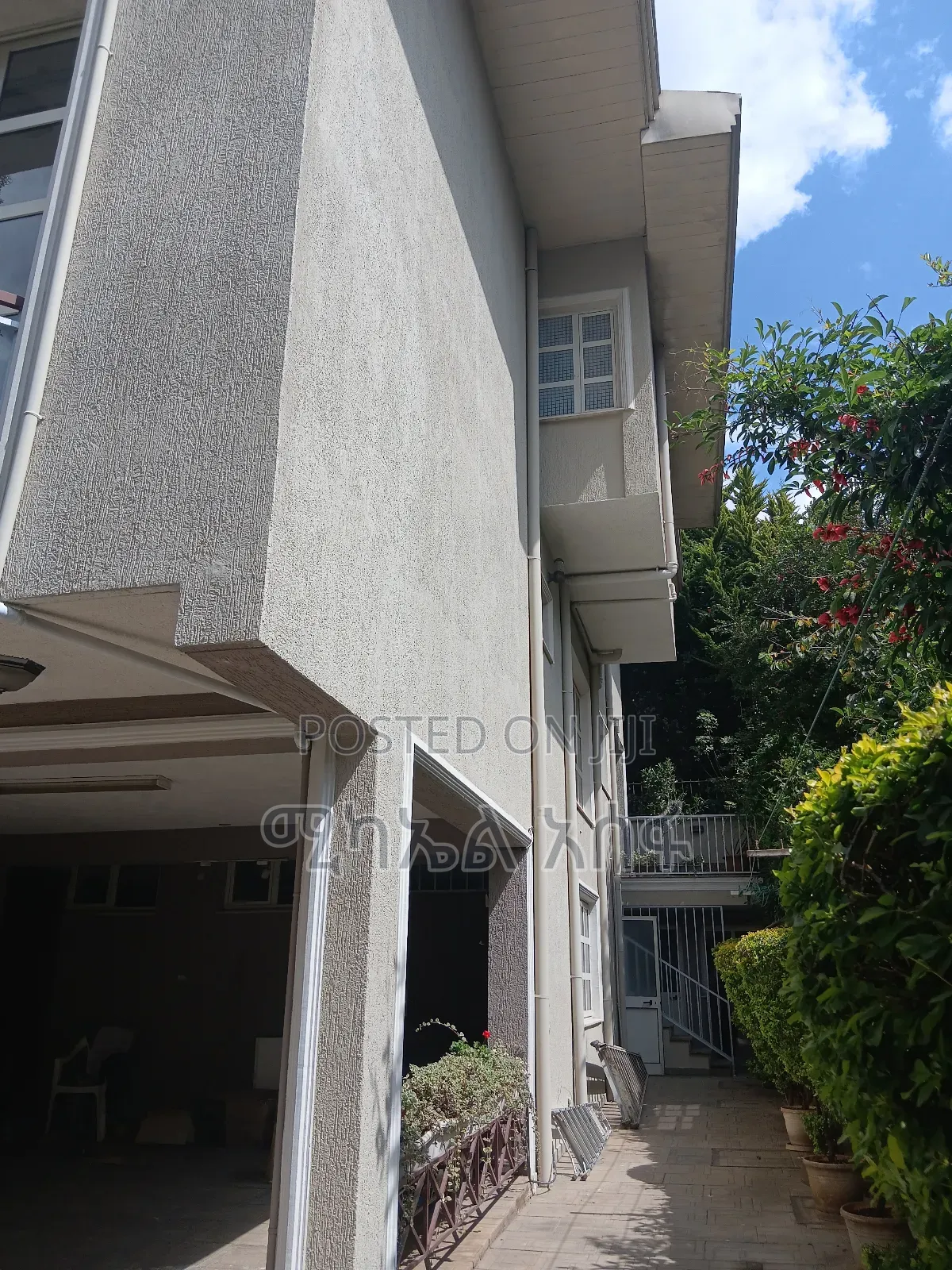 4bdrm Apartment in Yeka for rent