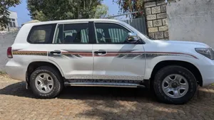 Toyota Land Cruiser 4.5 V8 GX-R 2012 White