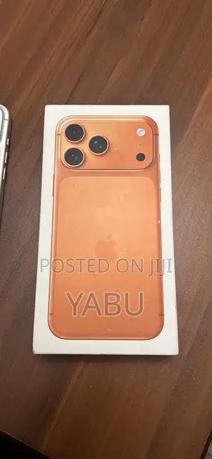 Photo - New Apple iPhone 17 Pro Max 512 GB Orange