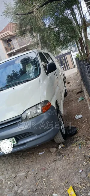 Photo - Toyota HiAce 2001 White