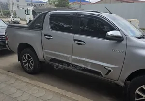 Toyota Hilux 2019 Silver