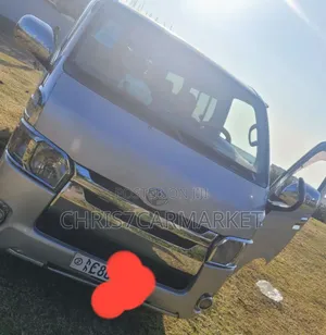 Photo - Toyota HiAce 2007 Silver