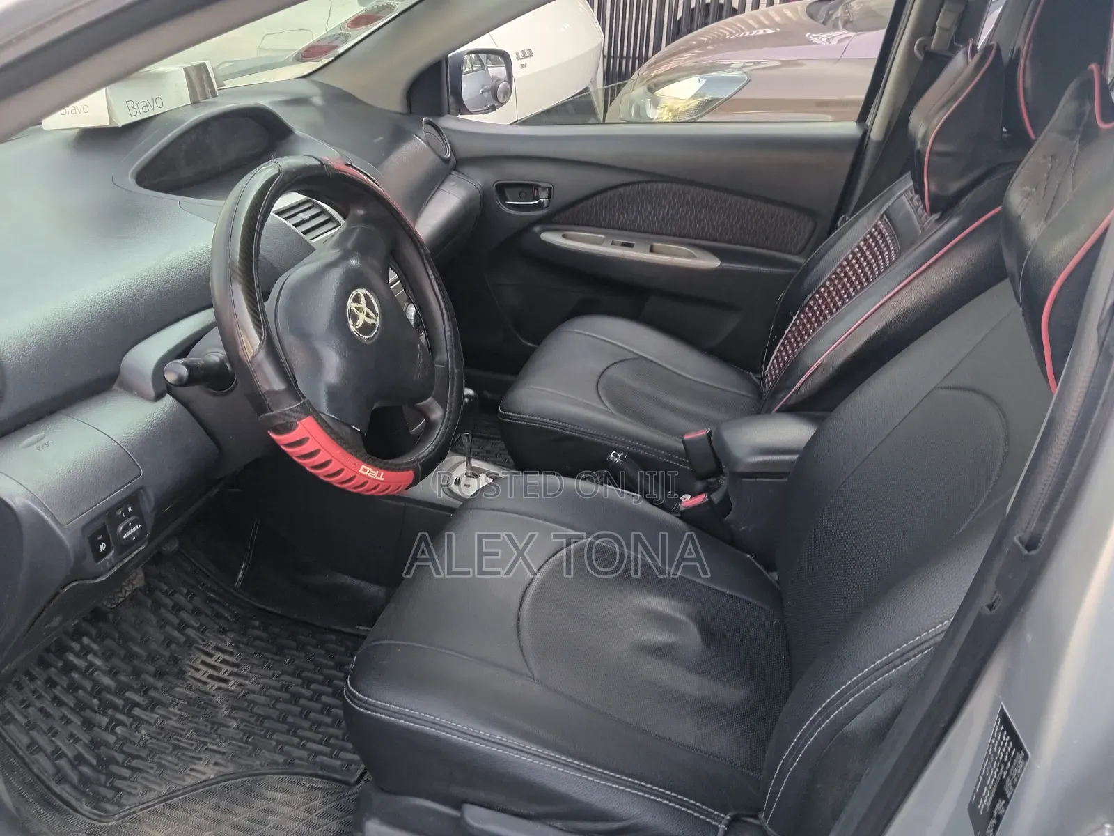 Toyota Yaris 2012 Silver