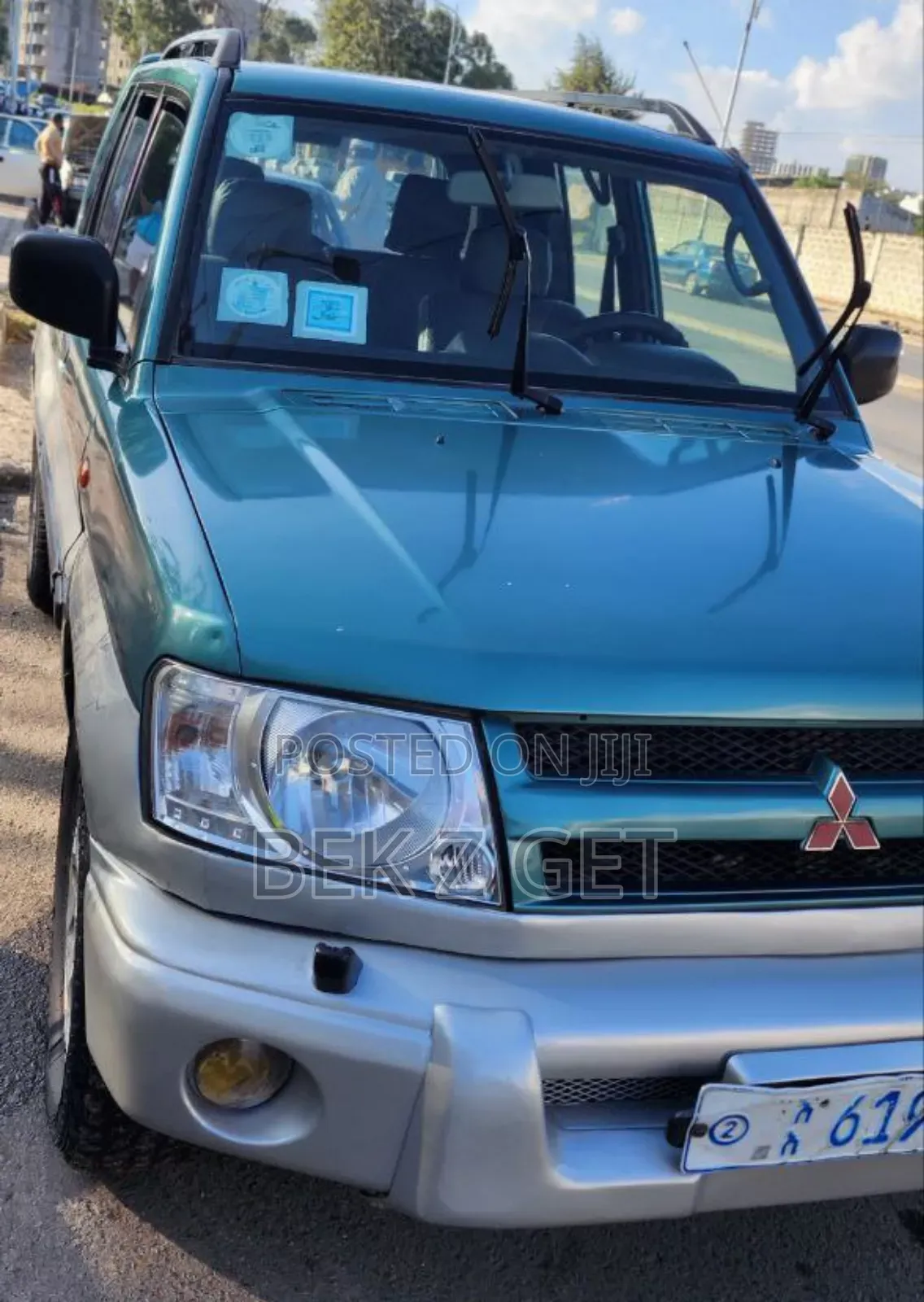 Mitsubishi Pajero 2000 Green