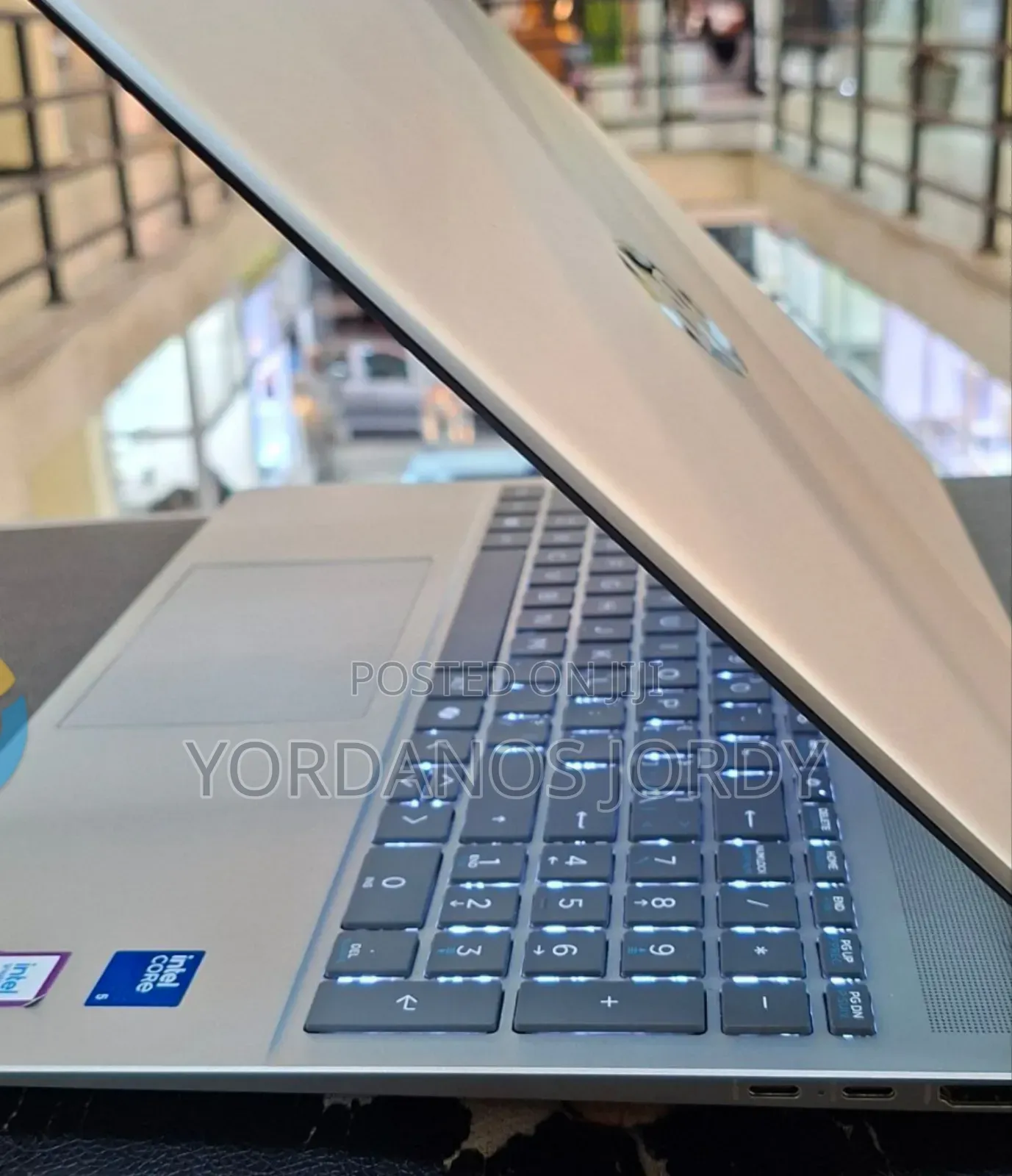 New Laptop HP Pavilion 17 16GB Intel Core I5 SSD 512GB