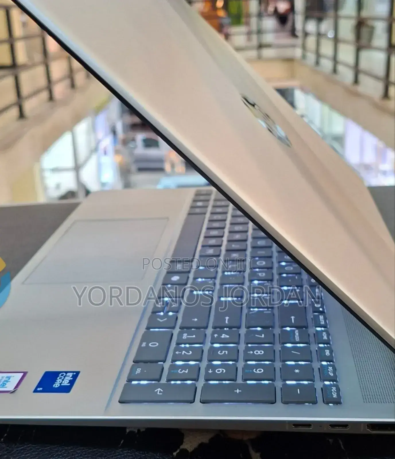 New Laptop HP Pavilion 17 16GB Intel Core I5 SSD 512GB