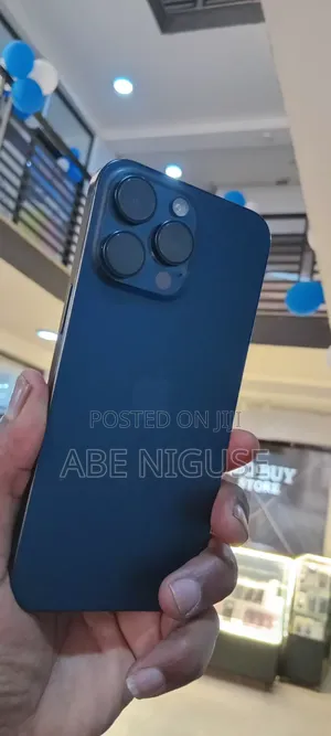 Photo - Apple iPhone 15 Pro Max 256 GB Blue