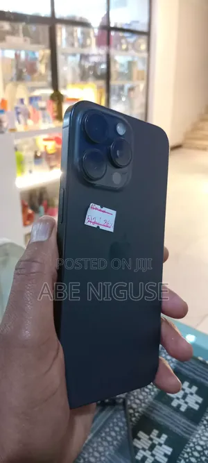 Photo - Apple iPhone 15 Pro Max 512 GB Gray