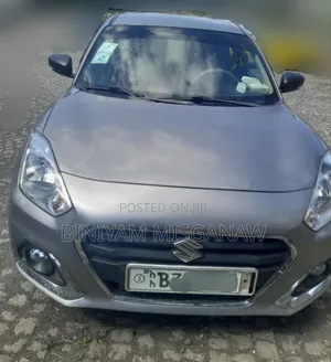 Photo - Suzuki Dzire 2021 Silver