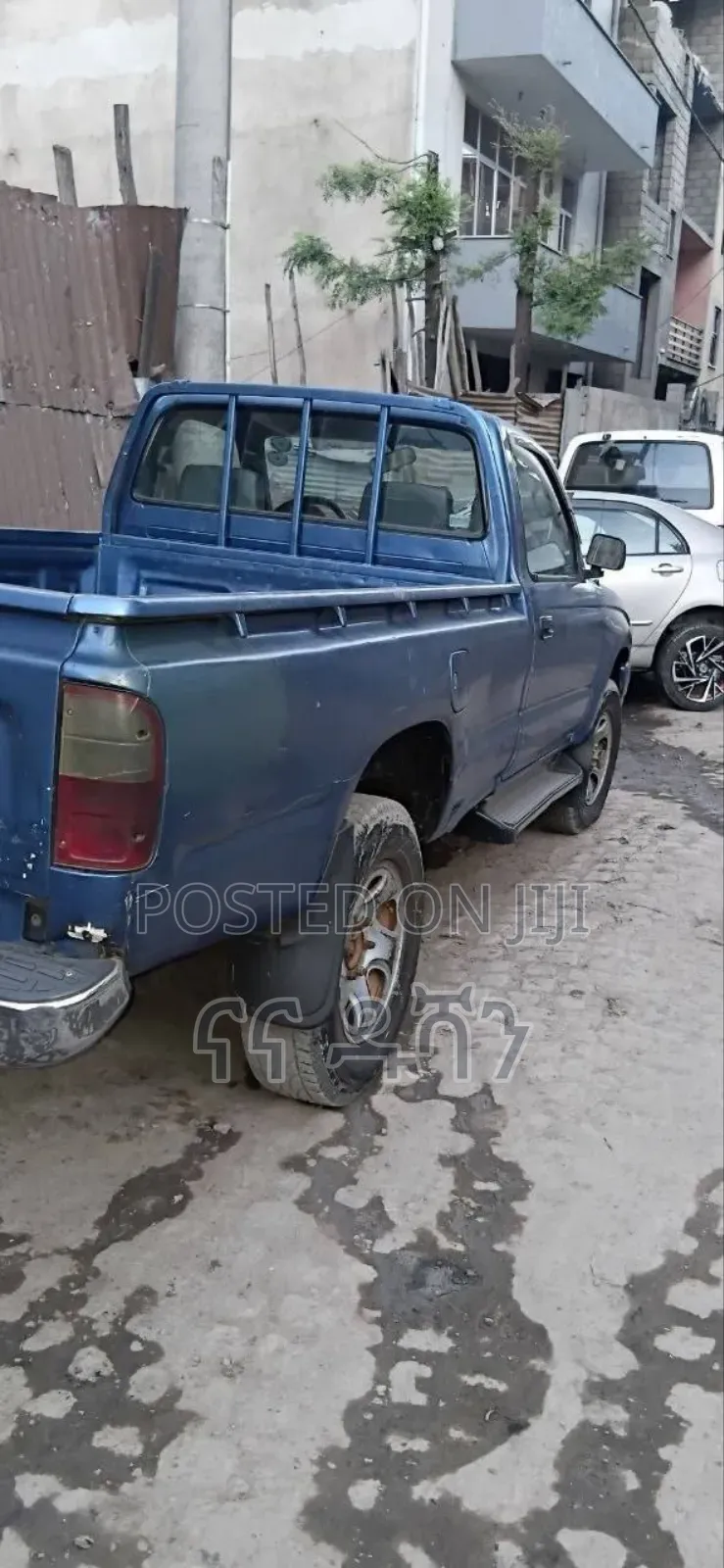 Toyota Hilux 2000 Blue