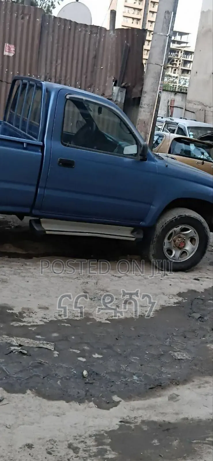 Toyota Hilux 2000 Blue