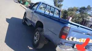 Toyota Hilux 2000 Blue