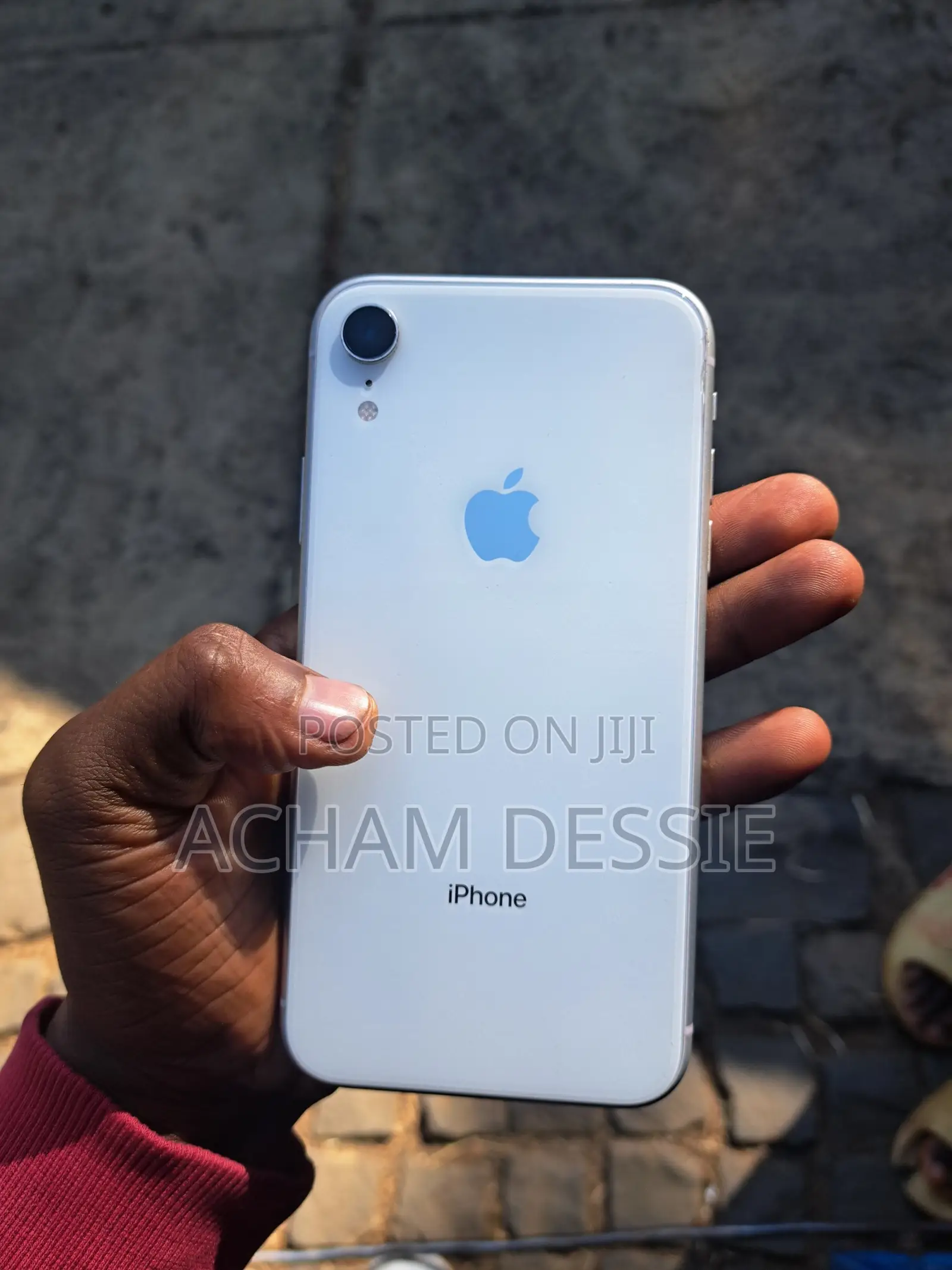 Apple iPhone XR 64 GB White