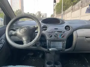 Toyota Vitz 2002 Blue