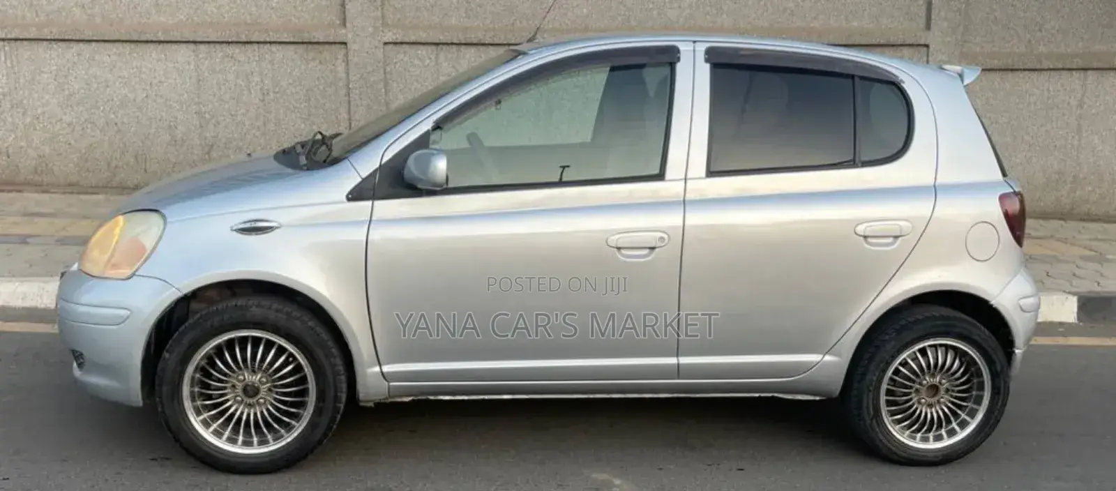 Toyota Vitz 2002 Blue