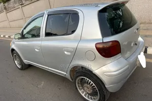 Toyota Vitz 2002 Blue