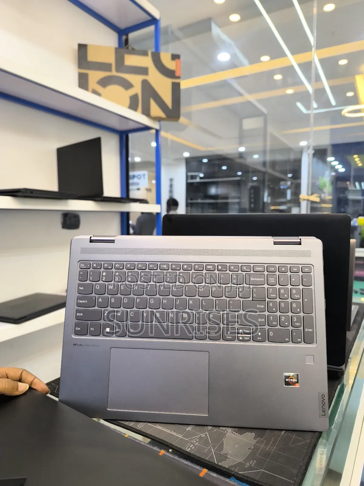 New Laptop Lenovo Yoga 710 16GB AMD Ryzen 5 SSD 512GB