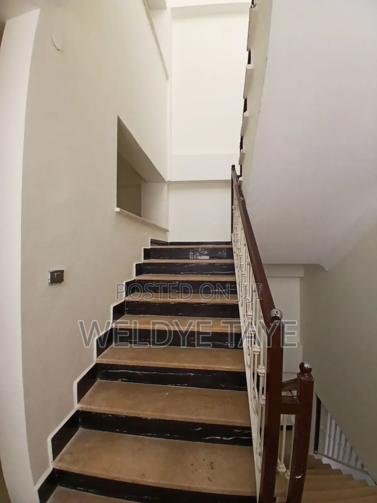 Furnished 6bdrm House in Bole for sale