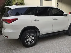 Toyota Fortuner 2.4 D RWD 2017 White