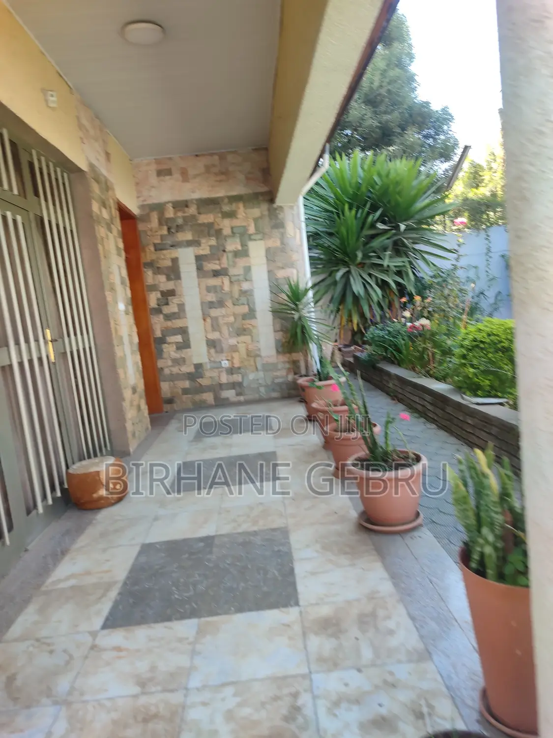 5bdrm Villa in Villa House, Bole for rent
