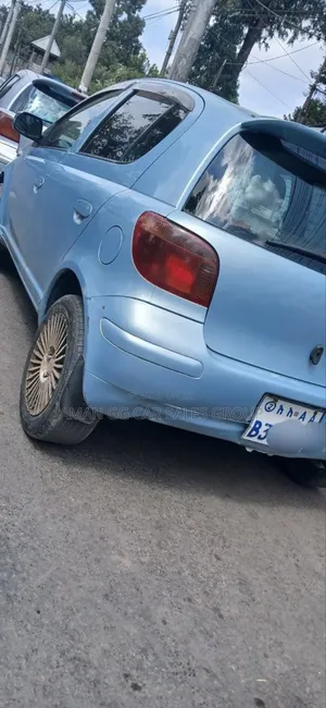 Toyota Vitz 2004 Blue