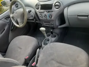 Toyota Platz 1.0 FWD 2001 Silver