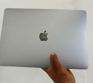 New Laptop Apple MacBook Pro 2017 8GB Intel Core I7 SSD 128GB