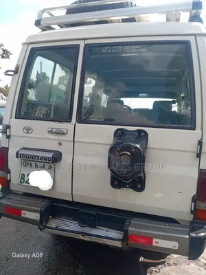 Toyota Land Cruiser 2015 White