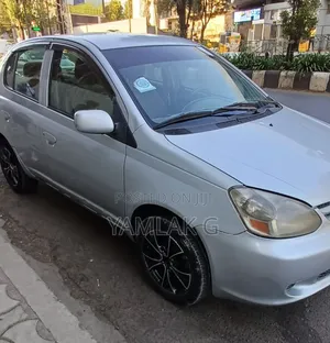 Toyota Platz 1.0 FWD 2004 Silver