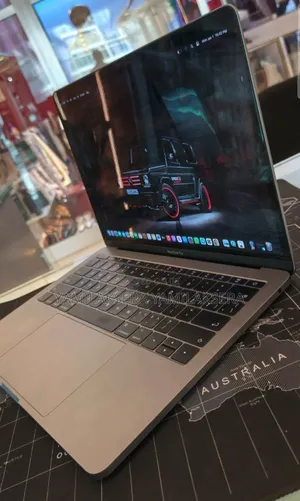 Photo - New Laptop Apple MacBook Pro 2017 8GB Intel Core I5 SSD 128GB