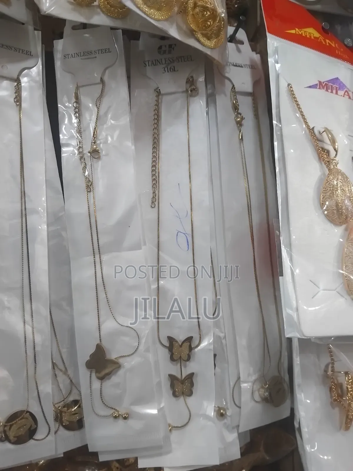 Jewellery (የአንገት ጌጦች