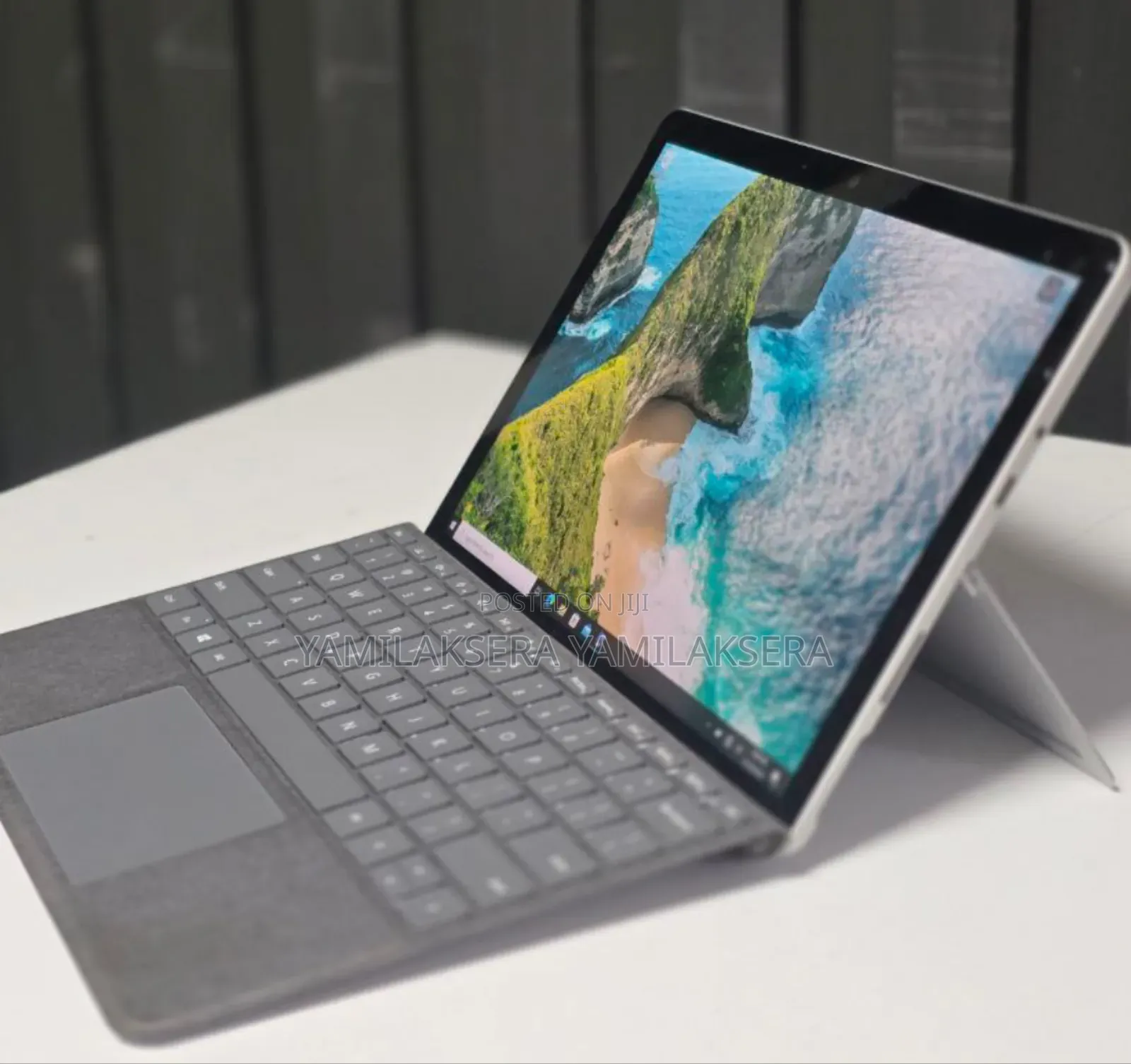 New Laptop Microsoft Surface Go 2 8GB SSD 128GB