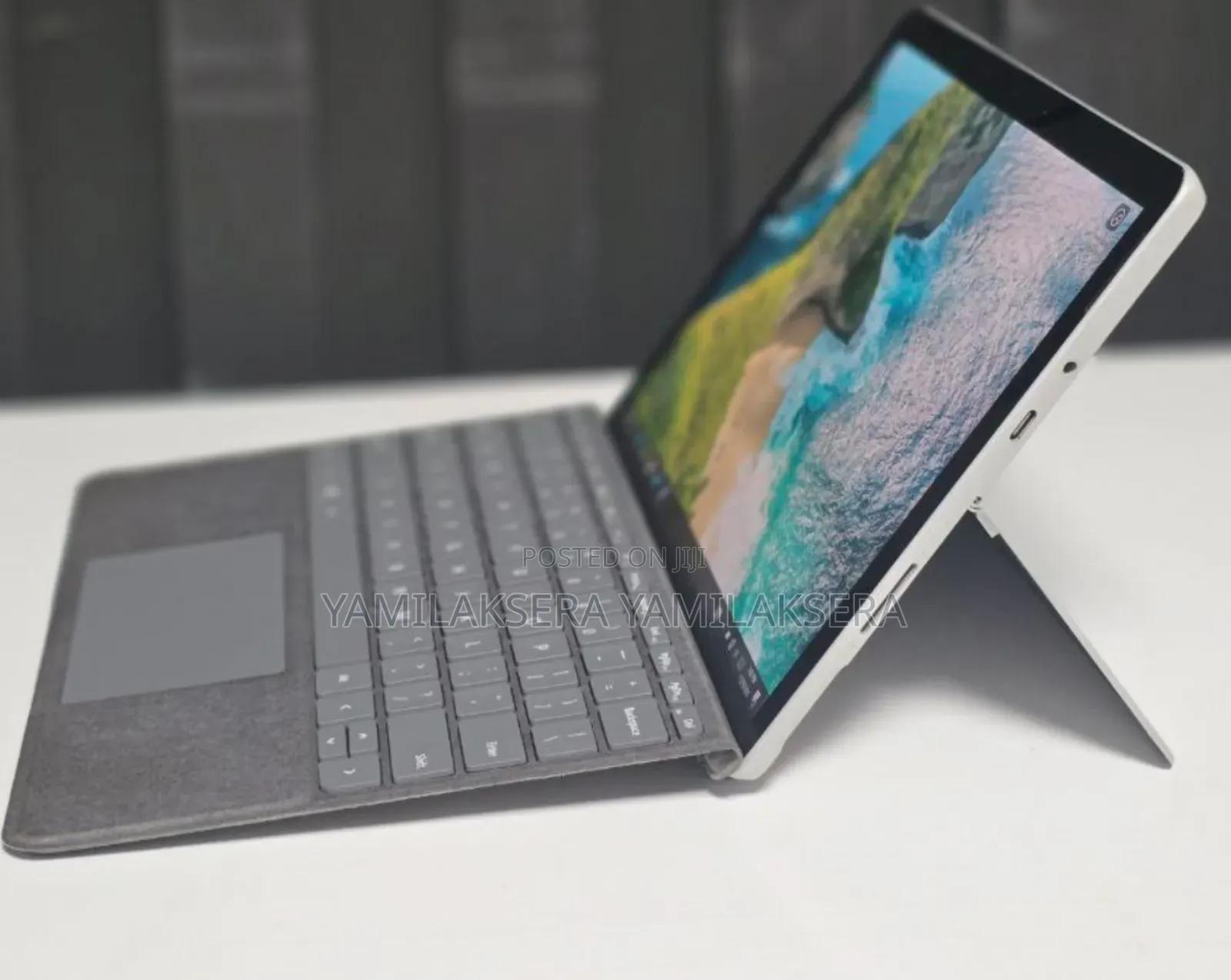 New Laptop Microsoft Surface Go 2 8GB SSD 128GB