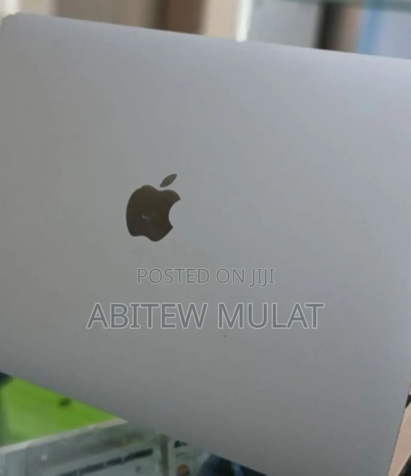 New Laptop Apple MacBook Pro 2022 M2 8GB Apple M2 SSD 256GB