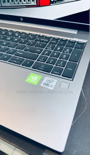 New Laptop HP ZBook Firefly G8 16GB Intel Core I7 SSD 512GB