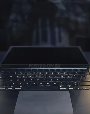 Photo - New Laptop Apple MacBook Air 2022 M2 8GB Apple M2 SSD 256GB